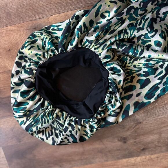 Silk Bonnet for Long Hair Dreadlocks Braids Cream Green Black Leopard Print - Picture 3 of 7